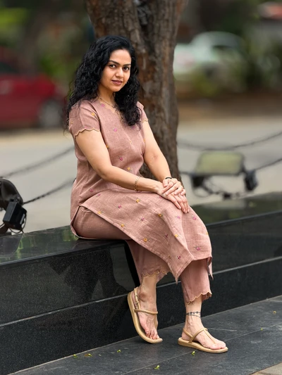 Dusty Rose Embroidery Kurta Set